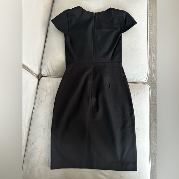 Banana republic little black sheath dress with cap sleeves, size 2 - Picture 6 of 12